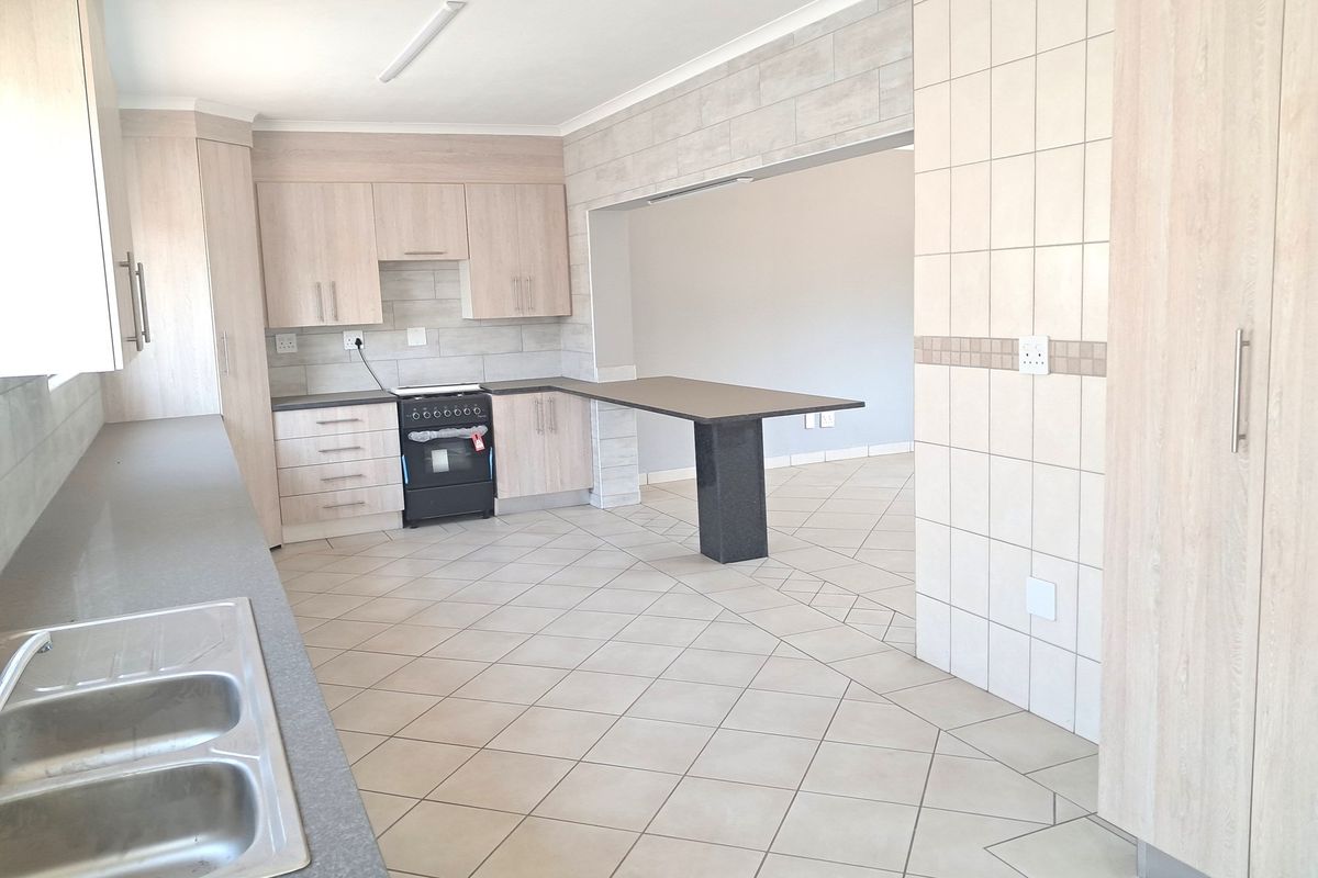 Brand new spacious apartment in THE CLAREMONT TRIO appartment block - Photo 2