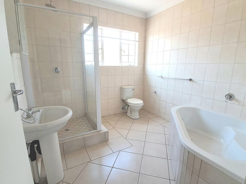 Brand new spacious apartment in THE CLAREMONT TRIO appartment block - Photo 8