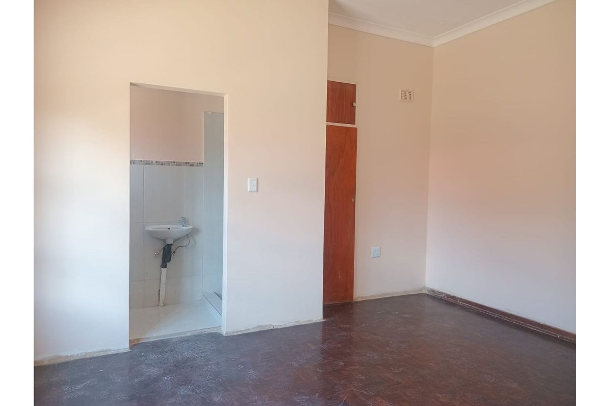 One Bedroom Apartments for Rent - Photo 5