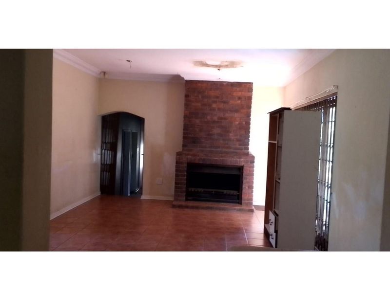 Freehold 4 bedroom house for sale in Linden Ext-Client relocating - Photo 3