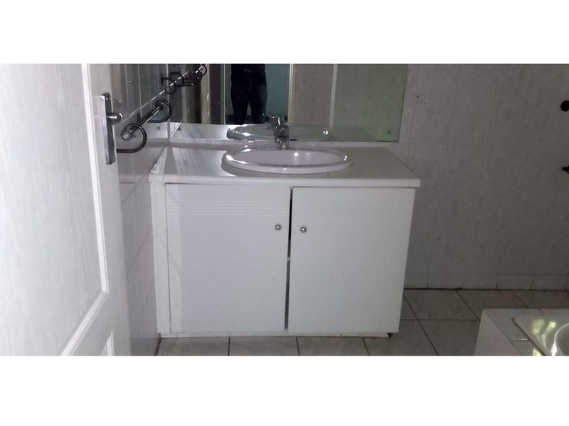 Freehold 4 bedroom house for sale in Linden Ext-Client relocating - Photo 9