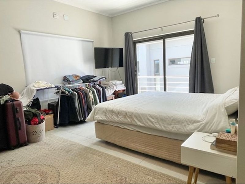 Modern 4 bed 4.5 bath in small complex, Bryanston East - Photo 10