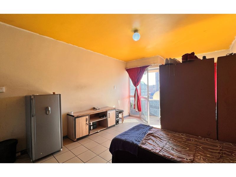 Investment Opportunity, Expand your Portfolio with this Studio Apartment for Sale in South Beach. - Photo 6