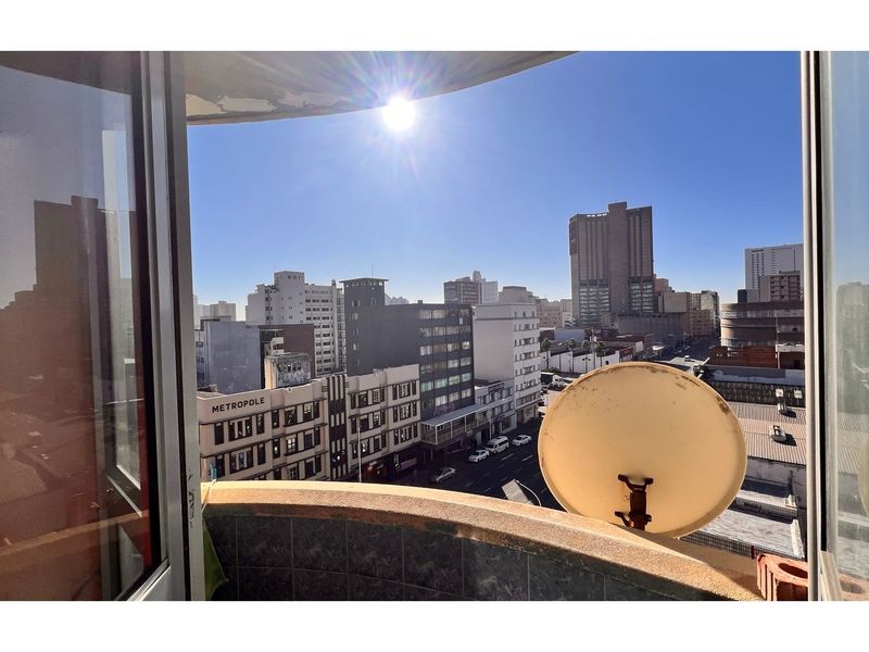 Investment Opportunity, Expand your Portfolio with this Studio Apartment for Sale in South Beach. - Photo 10