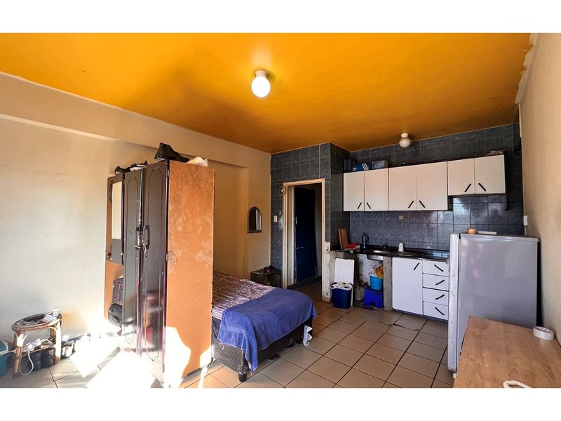 Investment Opportunity, Expand your Portfolio with this Studio Apartment for Sale in South Beach. - Photo 3