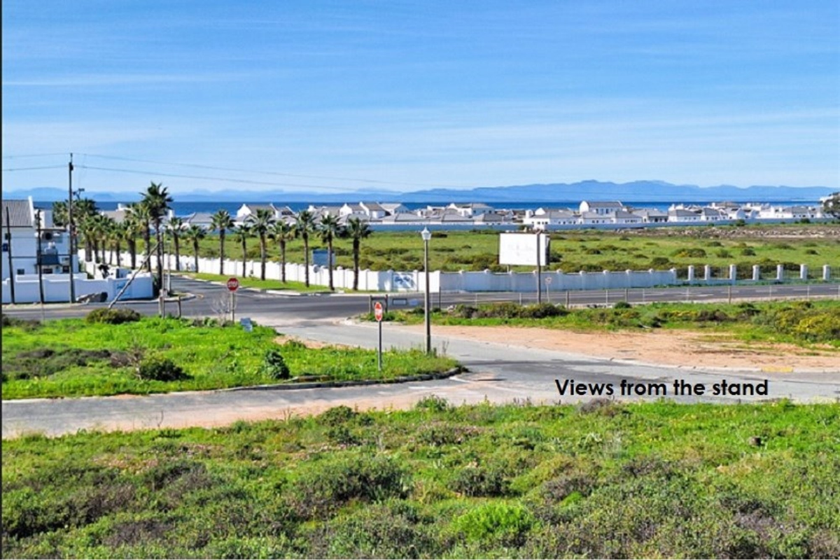 Best buy: Large Corner Stand with Sea Views in sought after Da Gama Bay. - Photo 4