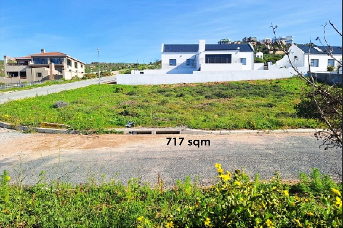 Best buy: Large Corner Stand with Sea Views in sought after Da Gama Bay. - Photo 3