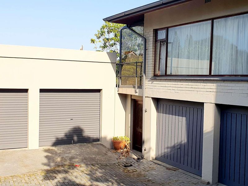 Sturdy and classy home on offer with sea views, pool and jacuzzi. - Photo 1