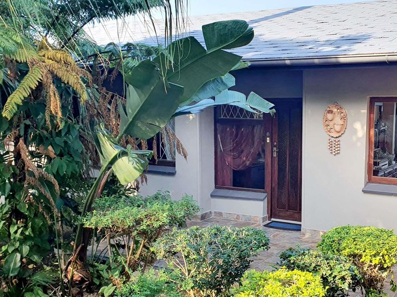 Sturdy and classy home on offer with sea views, pool and jacuzzi. - Photo 7