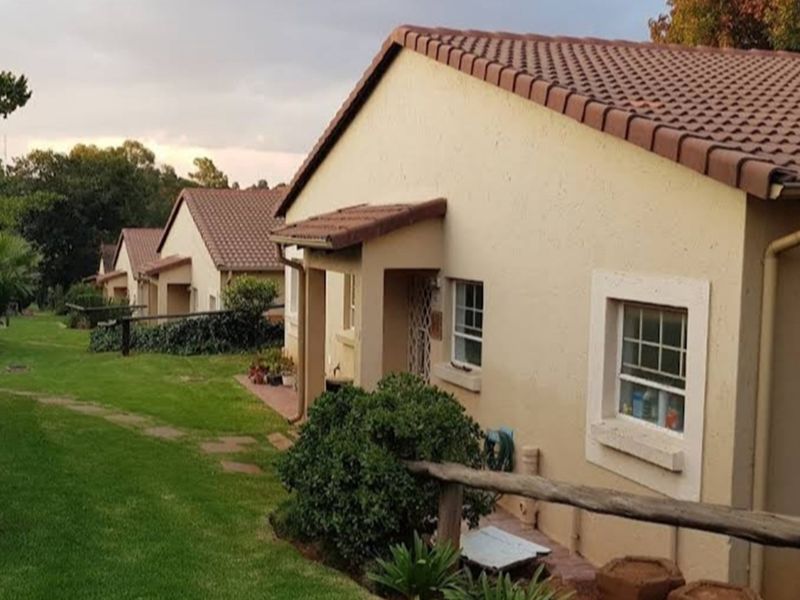 Secure living for your family in great neighbourhood - Photo 2