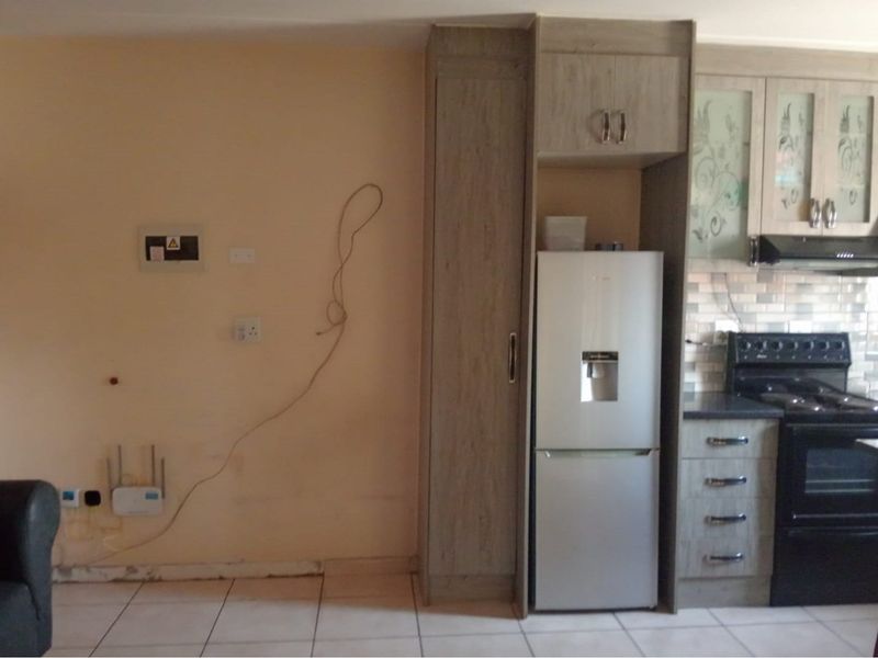 2-Bedroom Apartment in Fleurhof for Sale - Photo 3