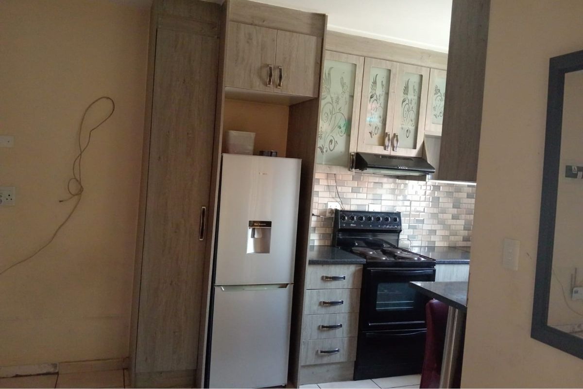 2-Bedroom Apartment in Fleurhof for Sale - Photo 2