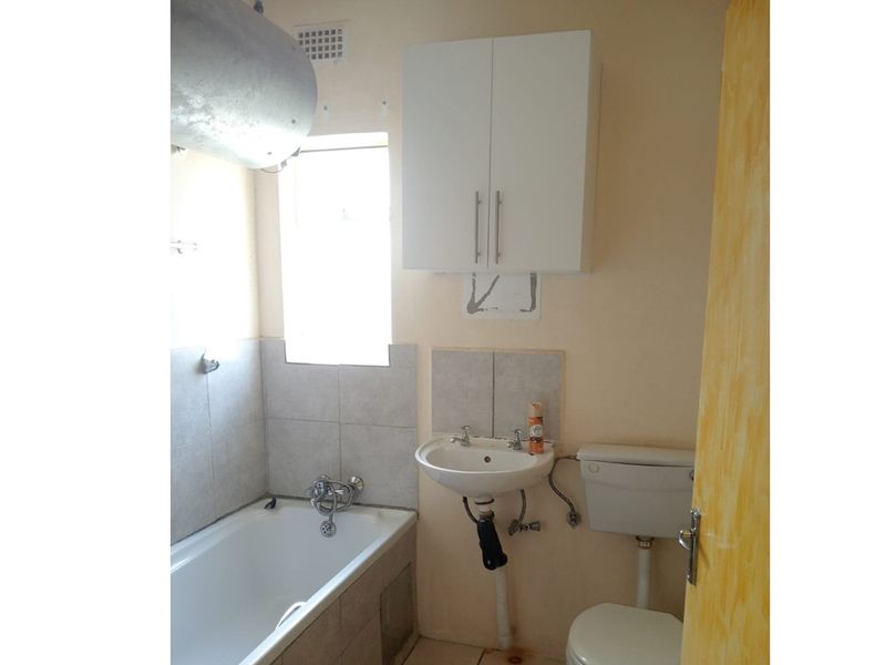 2-Bedroom Apartment in Fleurhof for Sale - Photo 10