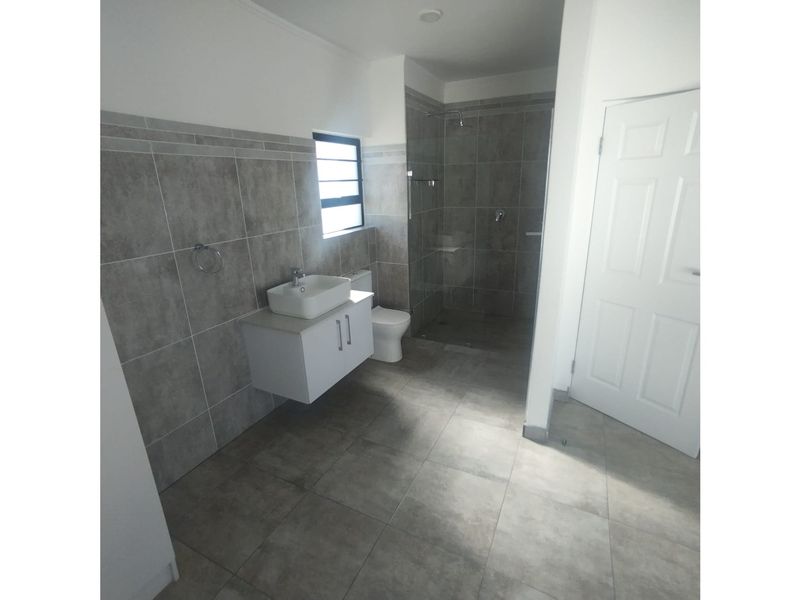 Luxury home with Sea Views in Jeffreys Bay - Photo 8