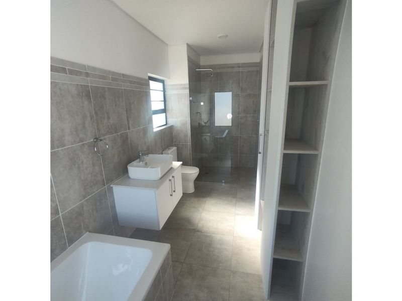 Luxury home with Sea Views in Jeffreys Bay - Photo 7