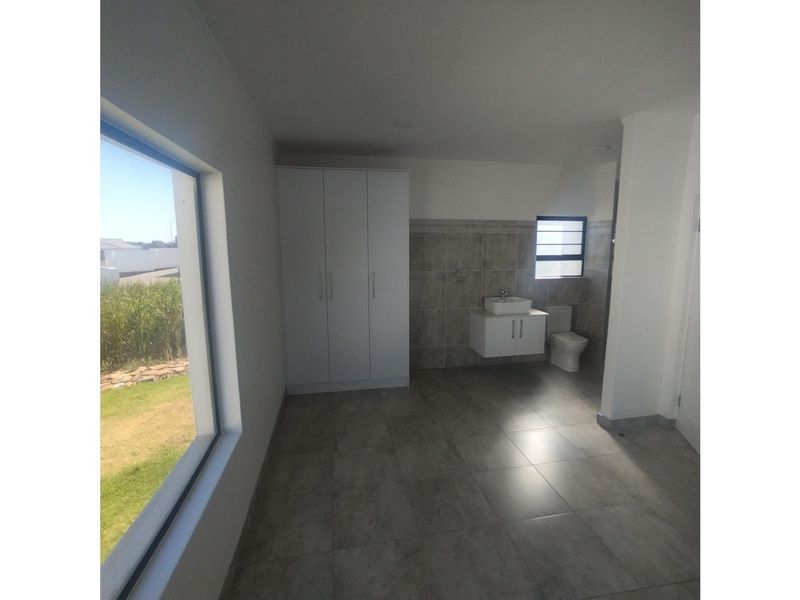 Luxury home with Sea Views in Jeffreys Bay - Photo 6