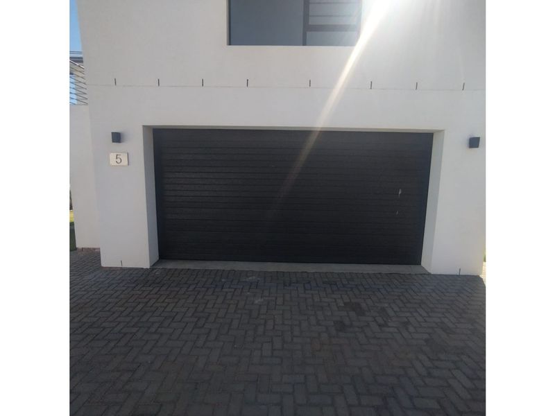 Luxury home with Sea Views in Jeffreys Bay - Photo 2