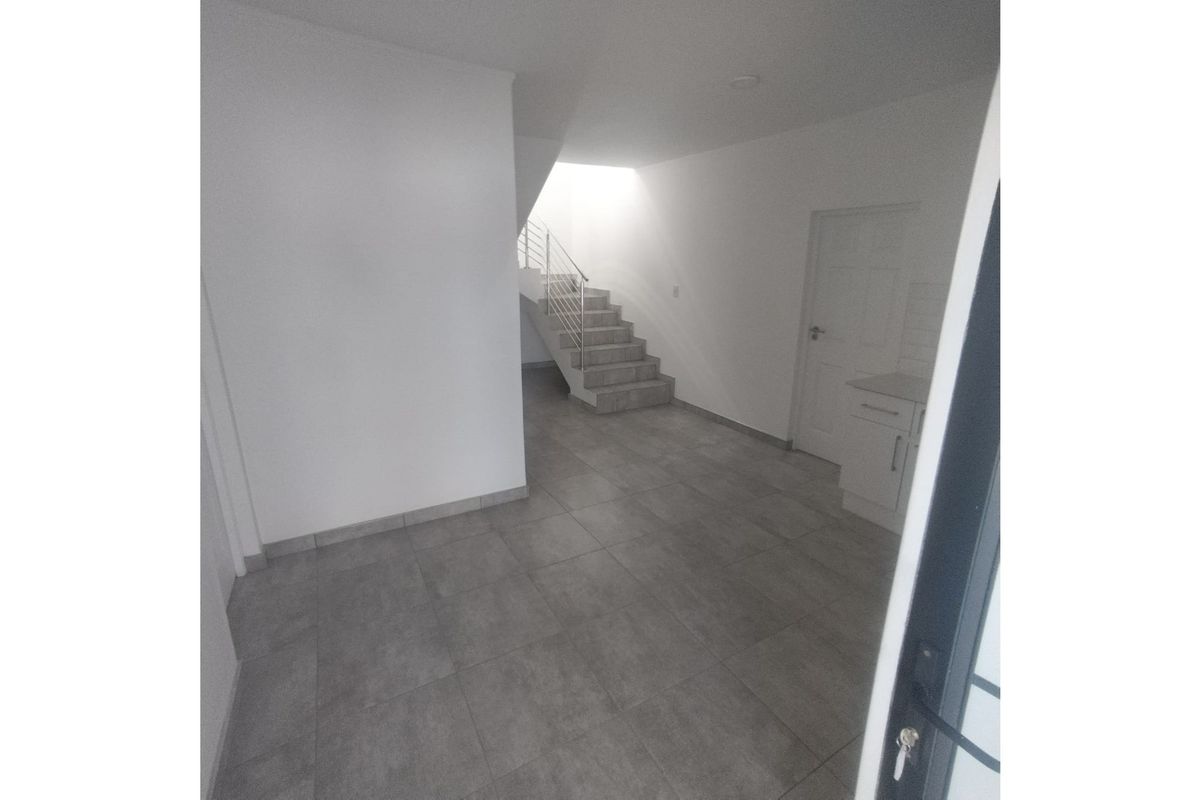 Luxury home with Sea Views in Jeffreys Bay - Photo 3