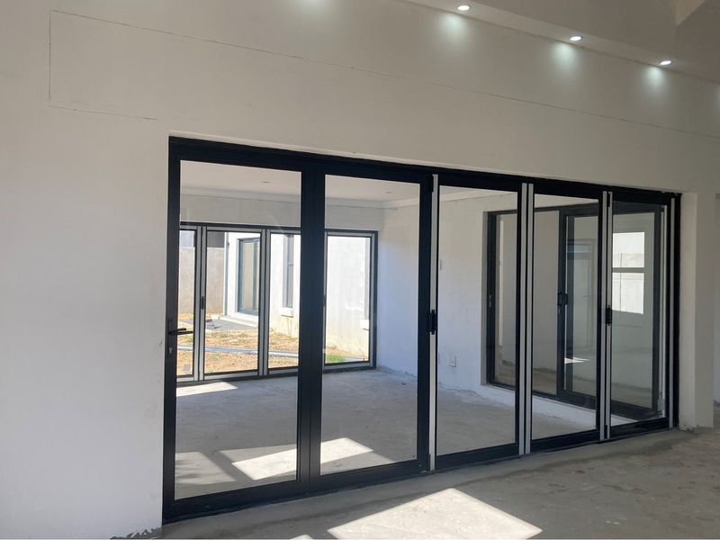 Tranquil Modern Living: No Transfer Duty! - Photo 6