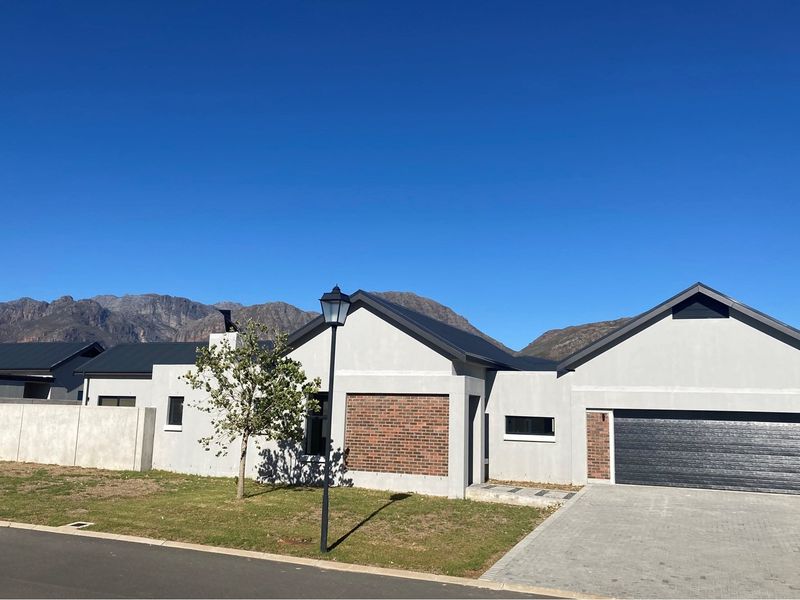Tranquil Modern Living: No Transfer Duty! - Photo 4