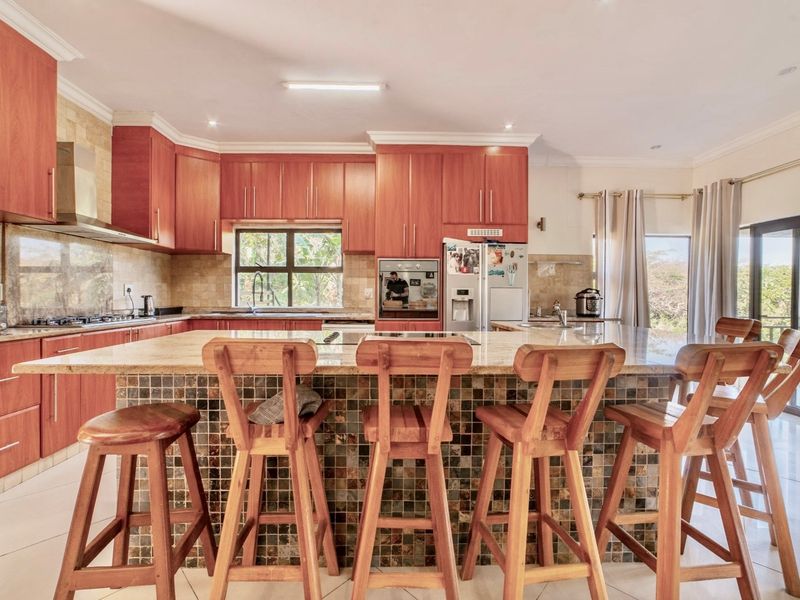 "Luxury 3-Bed Family Home by the in Westbrook Beach Club" - Photo 9