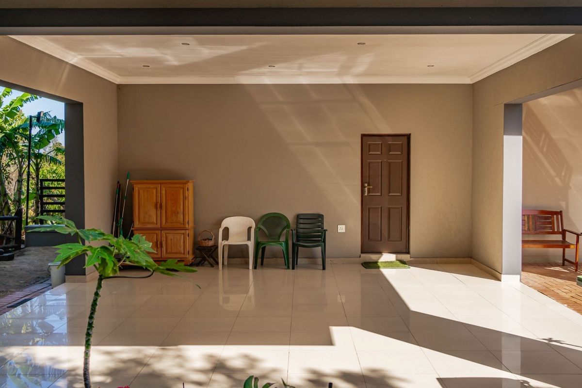 "Luxury 3-Bed Family Home by the in Westbrook Beach Club" - Photo 5