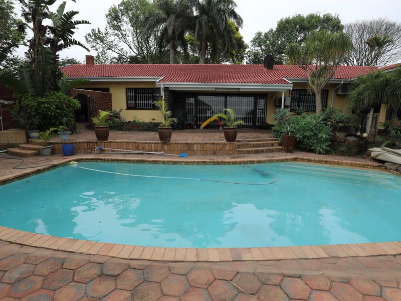 5 BEDROOM HOUSE IN ATHOLL HEIGHTS! - Photo 2