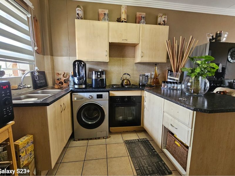 Lifestyle Stylish Apartment Flats With Views For Investors / Newly Wedd's - Photo 2