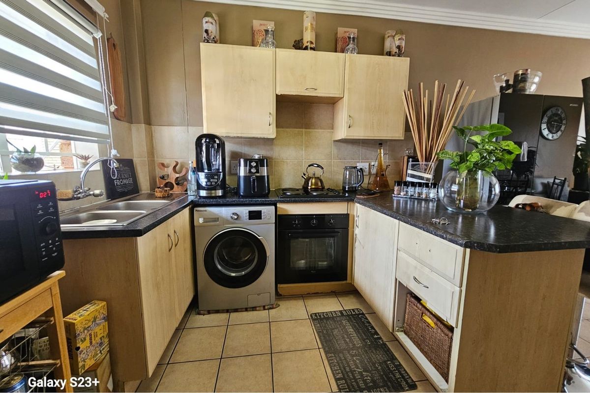 Lifestyle Stylish Apartment Flats With Views For Investors / Newly Wedd's - Photo 2