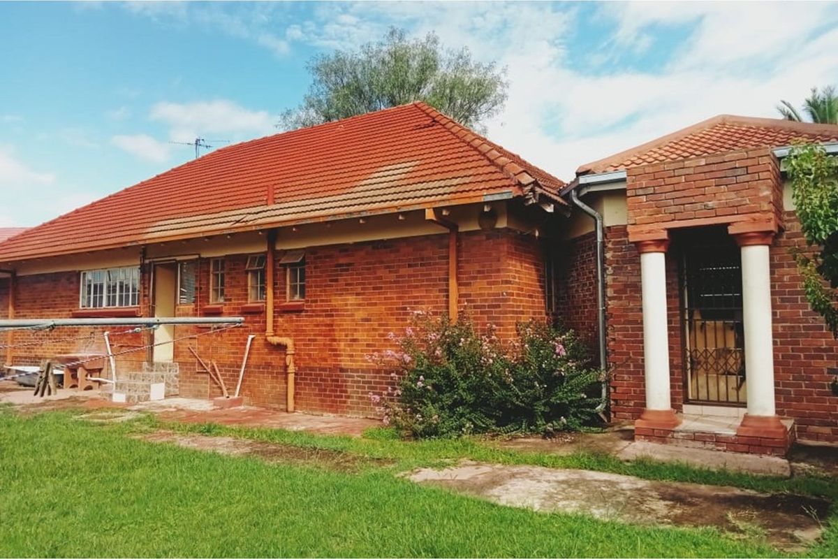 4 bedroom house for sale - Photo 3