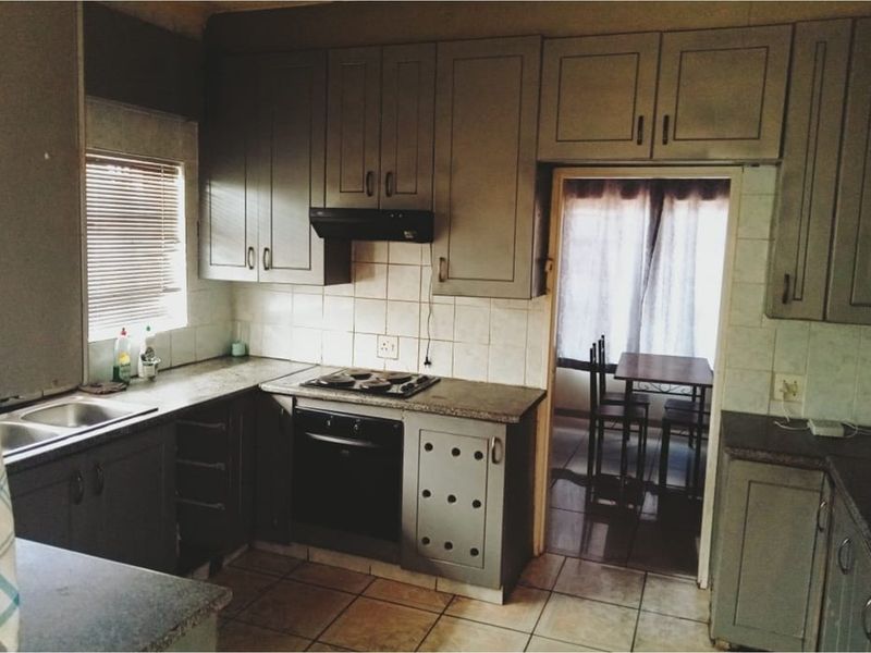 4 bedroom house for sale - Photo 6