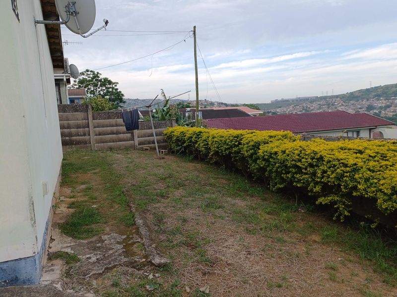 3 Bed, 1 Bath  house for sale in newlands west - Photo 2