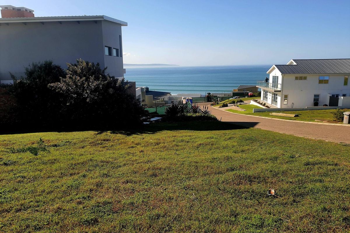 Sea and mountain views on a spacious, buildable stand - Photo 3