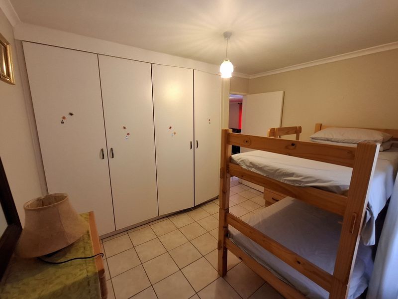 "Serene Coastal Townhouse in Margate for Sale" - Photo 9