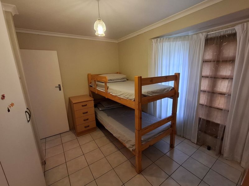 "Serene Coastal Townhouse in Margate for Sale" - Photo 10