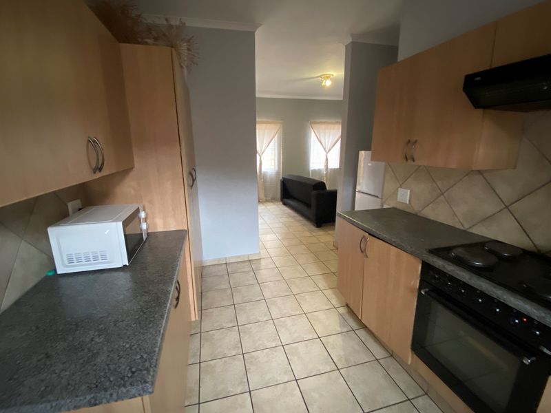 2Bed/1Bath Apartment - River View Complex - Photo 8