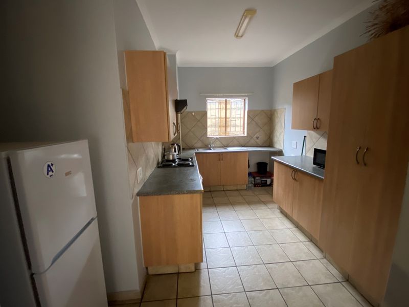 2Bed/1Bath Apartment - River View Complex - Photo 6