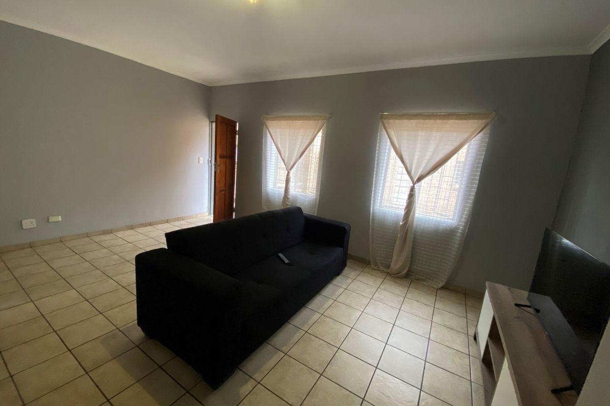 2Bed/1Bath Apartment - River View Complex - Photo 4