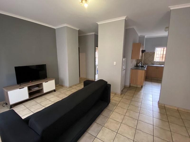 2Bed/1Bath Apartment - River View Complex - Photo 5