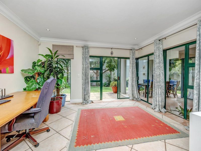 Secure, Stylish 3-Bedroom Home in Prime Location, Morningside - Photo 8