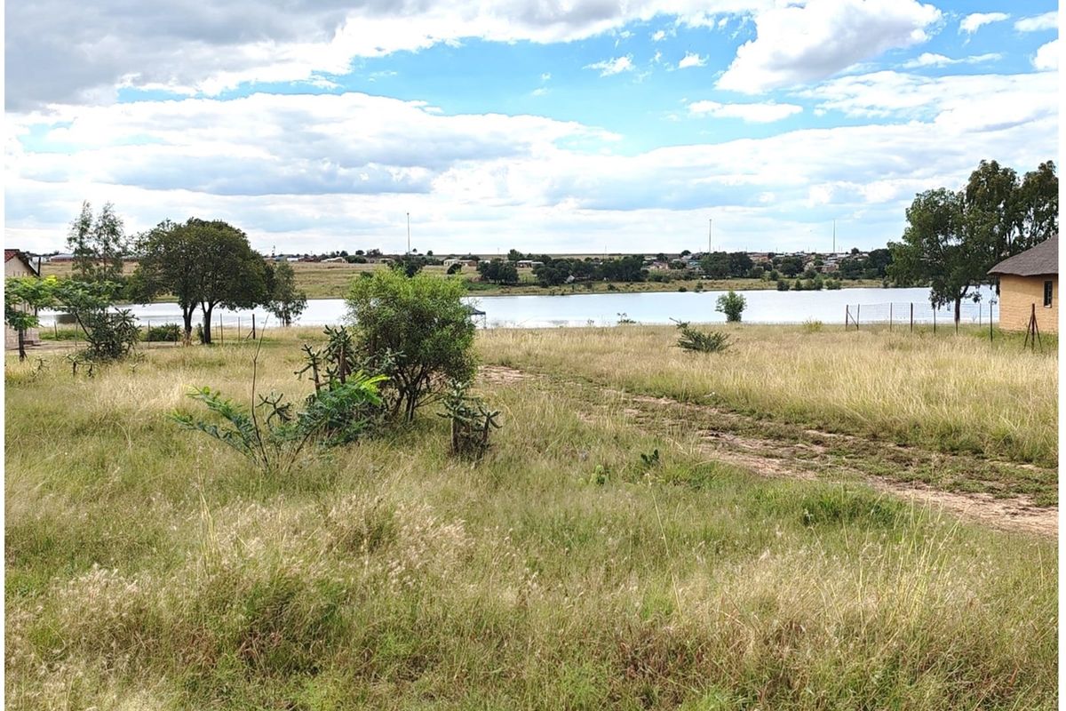 ORANJEVILLE * FREE STATE * R85 000.00 * VACANT LAND * 2385sqm - Photo 2