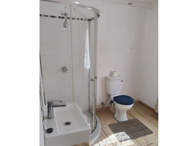 4 Bedroom House for Sale in Newton - Photo 9