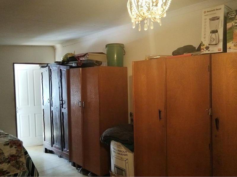 4 Bedroom House for Sale in Newton - Photo 8