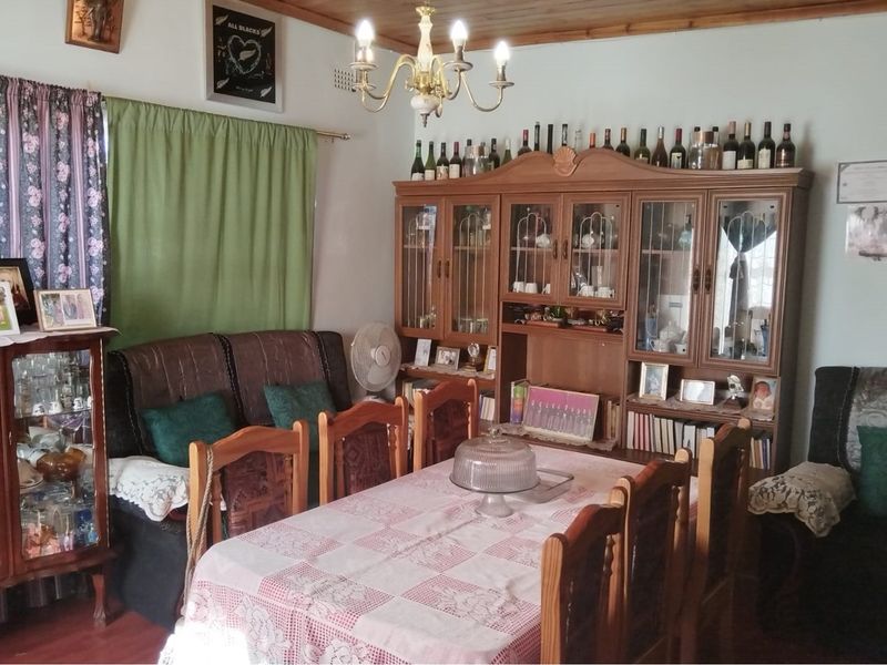 4 Bedroom House for Sale in Newton - Photo 3