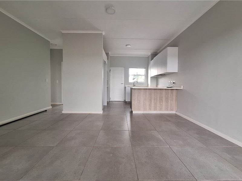 Modern 3-Bedroom Apartment with Serene Views - Photo 9