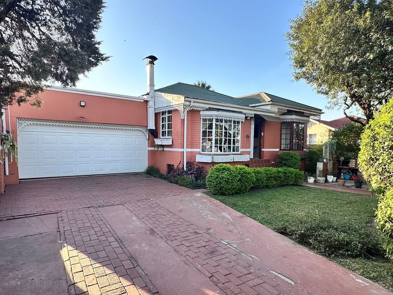 4-Bedroom Home with Rental Unit - Photo 2