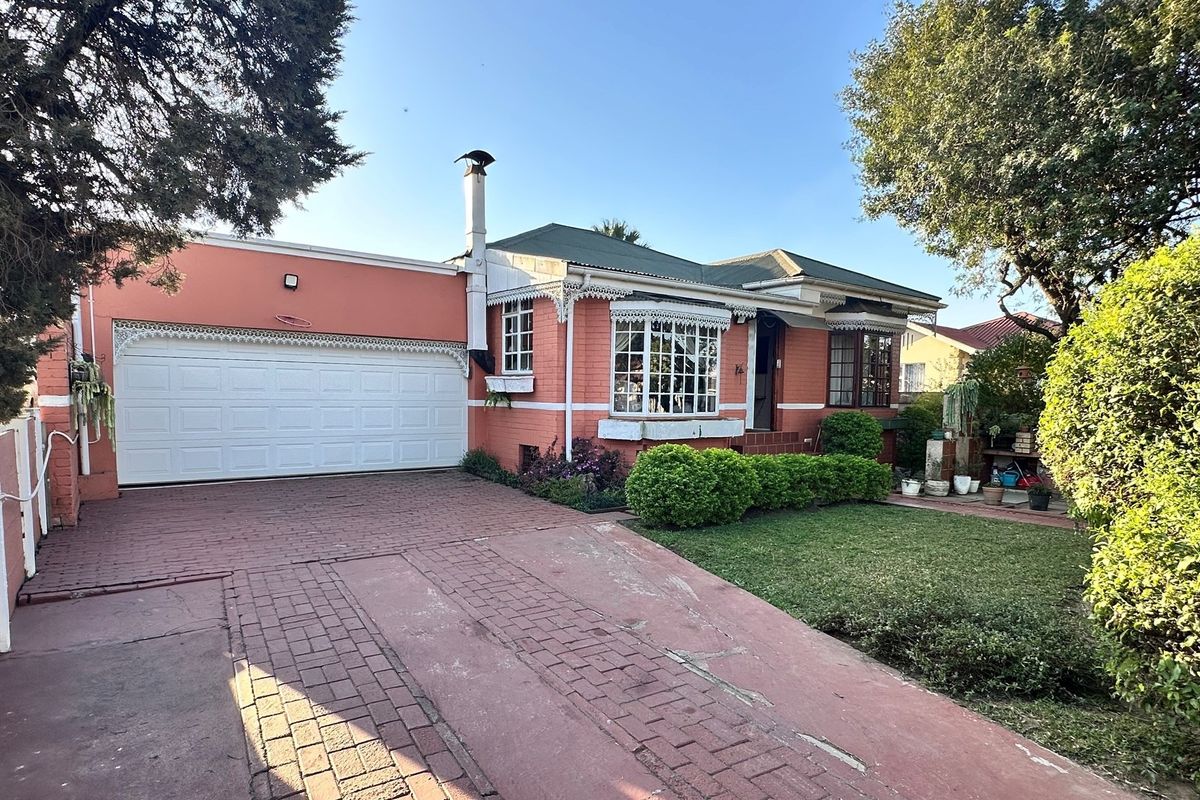 4-Bedroom Home with Rental Unit - Photo 2