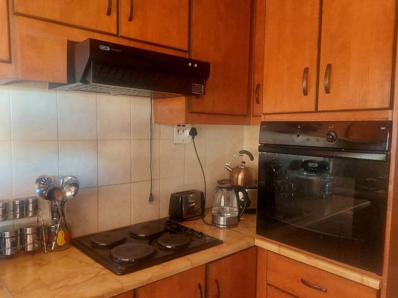 House For Sale in Roodepan, Kimberley - Photo 4