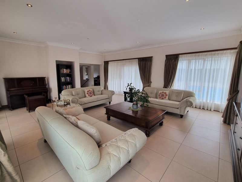 Exquisite 5-Bedroom Home in Matumi Golf Estate - Exclusive Mandate - Photo 2
