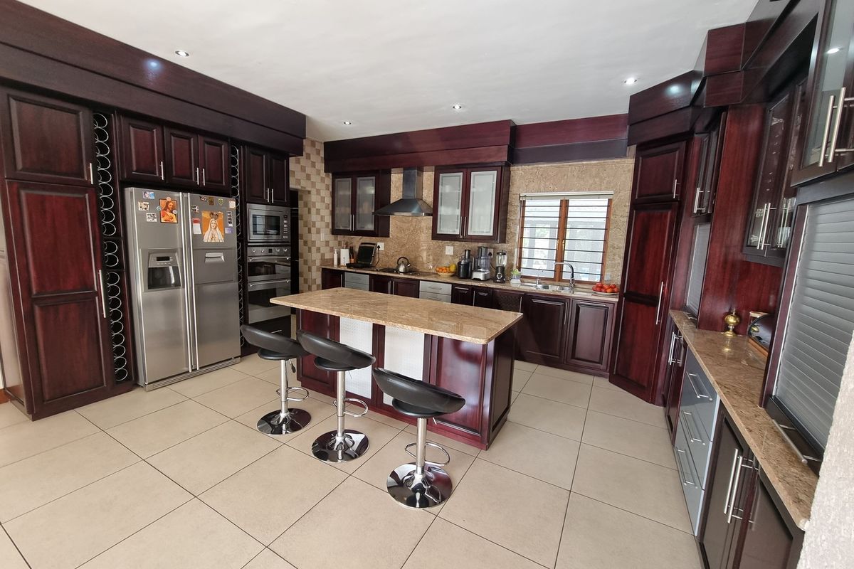 Exquisite 5-Bedroom Home in Matumi Golf Estate - Exclusive Mandate - Photo 4
